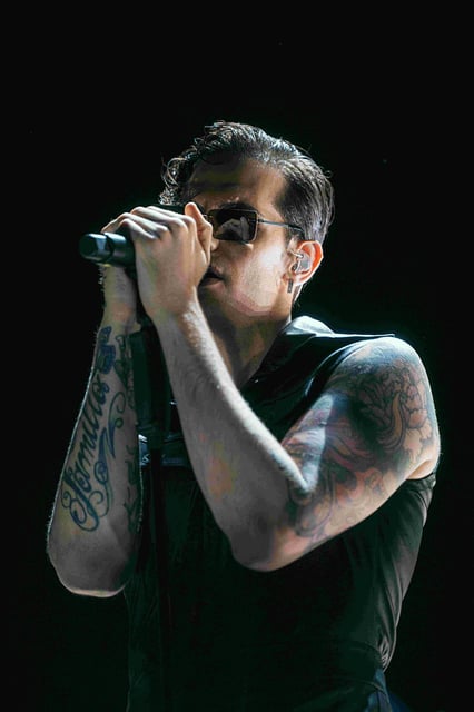 Achille Lauro sceglie Calvin Klein Jeans Eyewear per i live al Circo Massimo