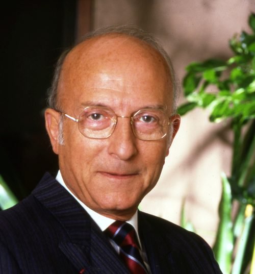 Essilor mourns passing of Bernard Maitenaz, inventor of the first Varilux progressive lens.