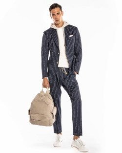 La collezione Uomo SS 2021 di Eleventy declina lo stile italiano.