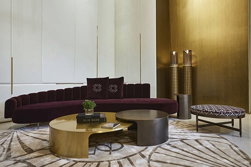 Elie Saab returns to its origins.