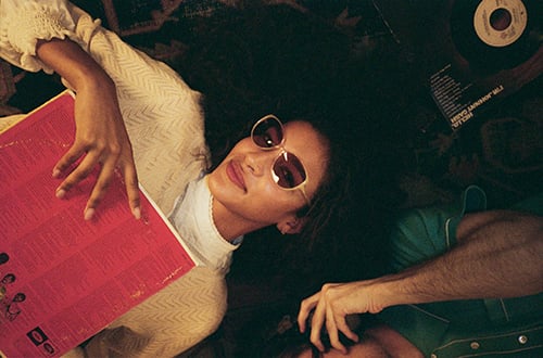 La comunicazione di Moscot celebra gli anni Settanta.