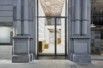 Mykita parla spagnolo