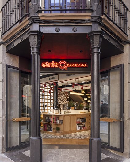 Etnia Barcelona creates the Etnia Eyewear Culture Group, launching three brands.