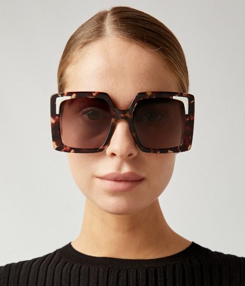 Kaleos donates 250 frames to the Social Foundation Ramón Martí i Bonet.