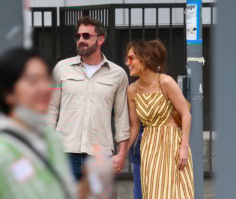 Ben Affleck wears Blackfin