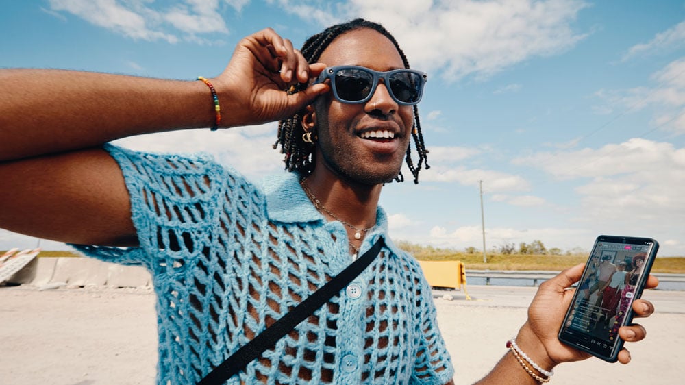 Gli smart glasses di Ray-Ban diventano ancora più smart